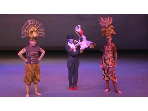 Lion King the Musical Mufusa, Scar and Zazu Puppet and headdress'